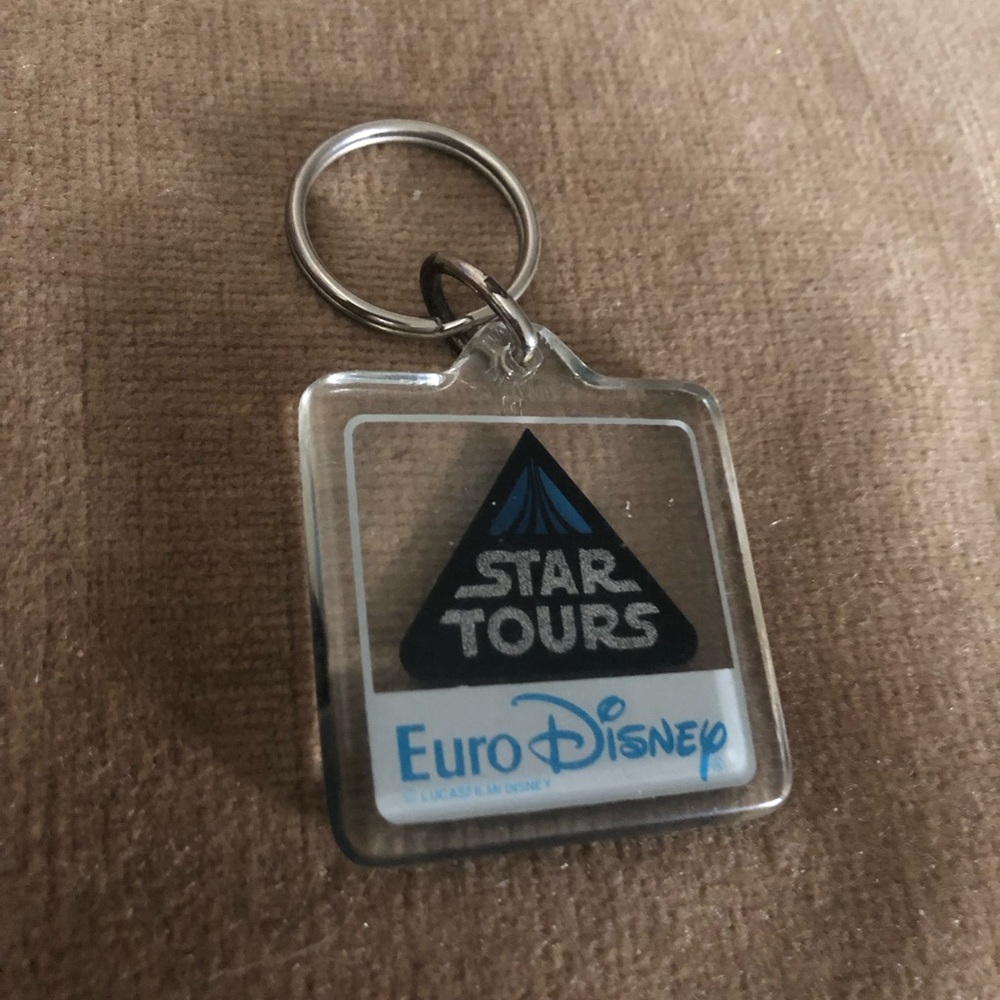 🎠💫1980s Disney Star Tours Resin Key Fob - $40 or $35 w/offer